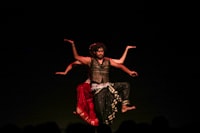 Automous Mobil Robot Pengikut Bola Menggunakan Sensor Kamera dengan Metode Pengolahan Citra Circle Hough dan Camshift Image