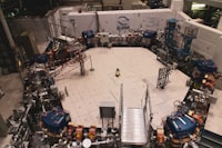 Reflection on Purchase Decisions for Ulos Handicraft Products From the Marketing Mix Aspect Image