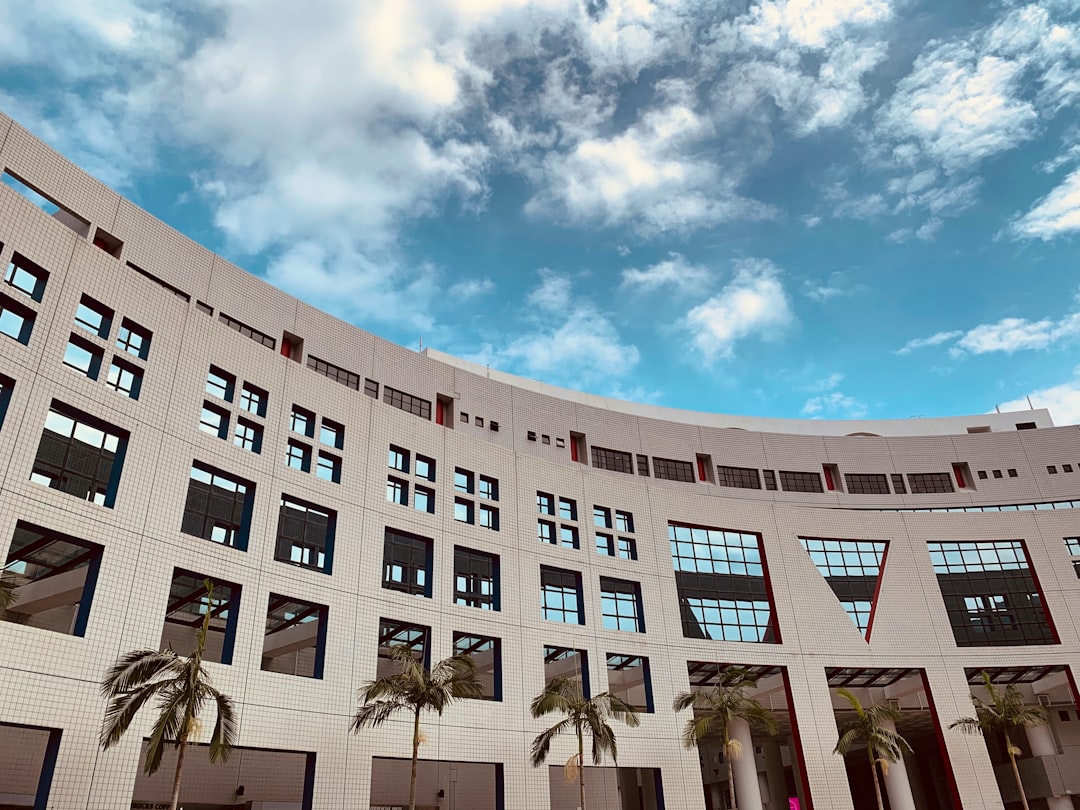 Pembudayaan Kemampuan Aktualiasi Diri dan Toleransi dalam Pendidikan Seni di SMA melalui Self\u002Dpeer Assessment Image