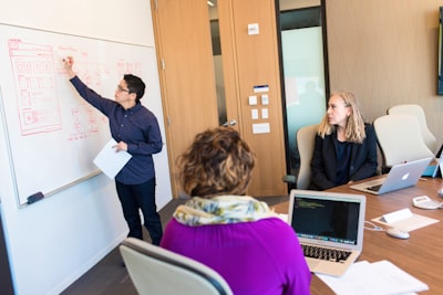 Pengenalan Algoritma Pemrograman melalui Simulasi Robot Image