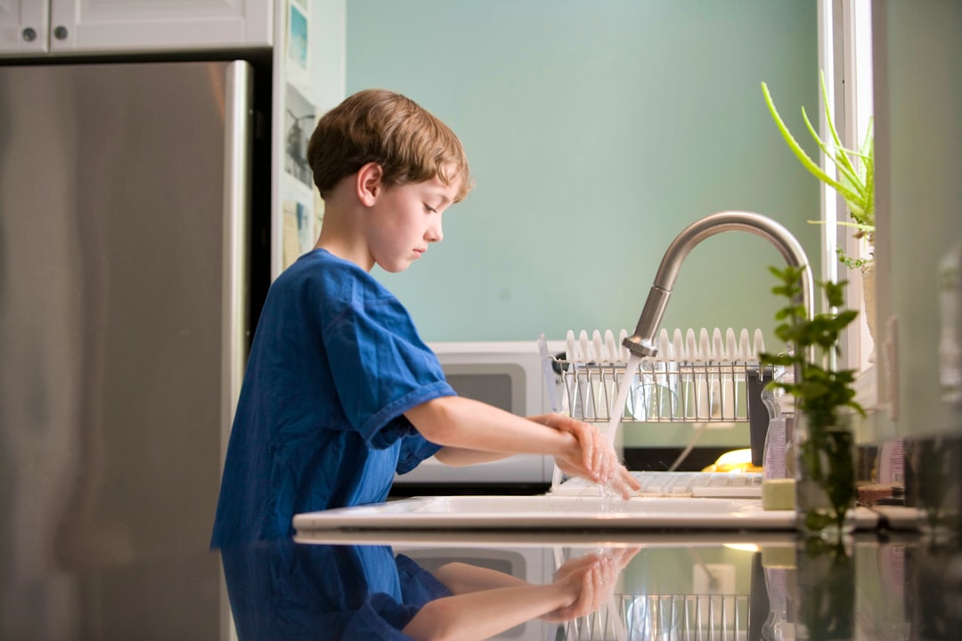 Pengaruh Locus of Control Terhadap Kepuasan Kerja Dan Kinerja (Studi Pada Karyawan Perusahaan Daerah Air Minum (Pdam) Kota Malang) Image