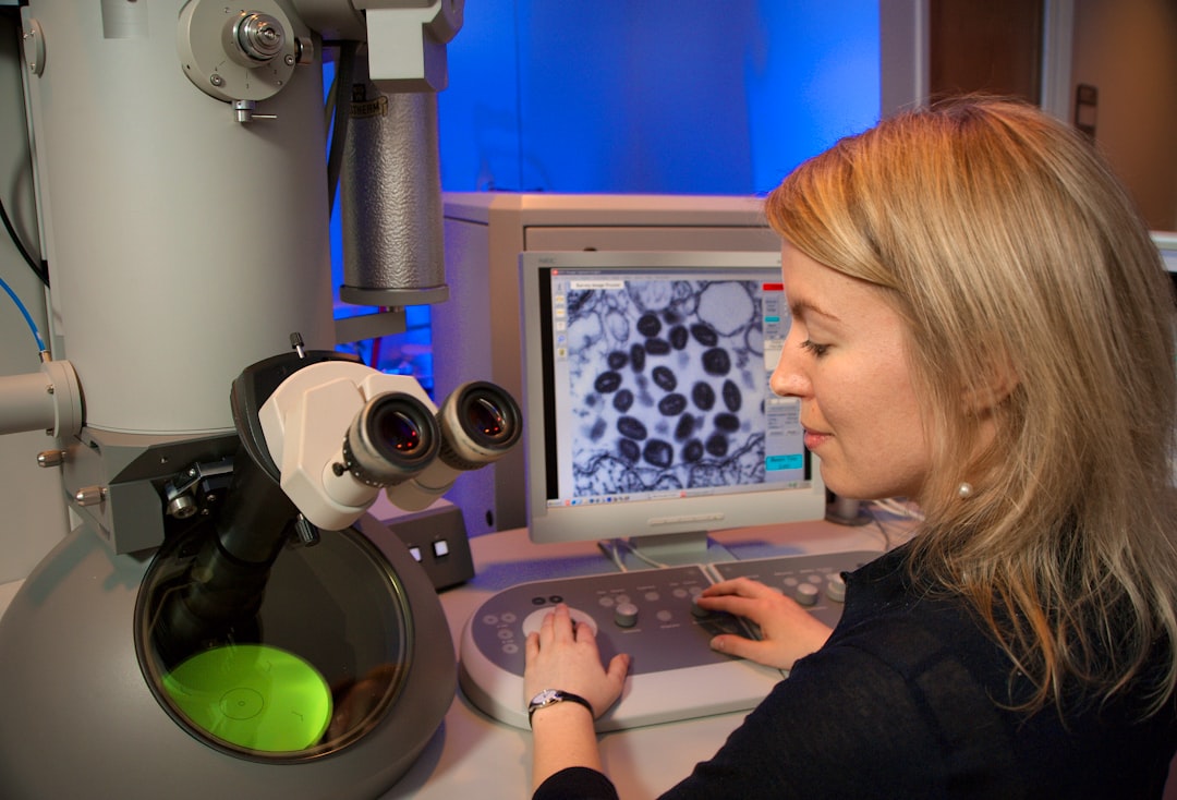 Permasalahan Wanita dalam Novel Nh. Dini: Analisis Kritik Sastra Feminis Image