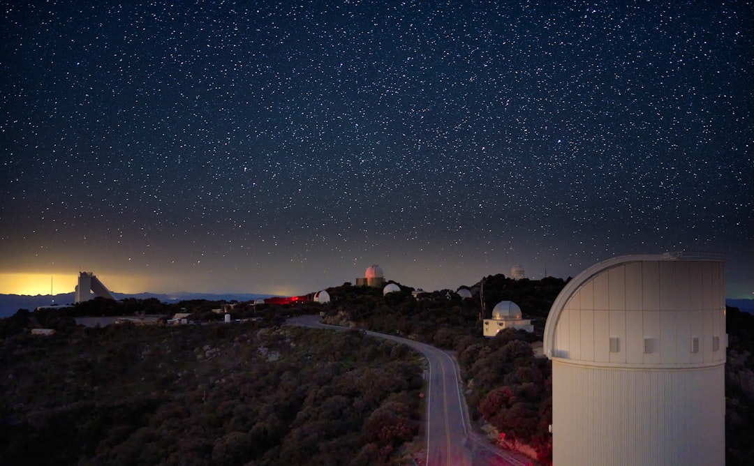 Analisis Kelayakan dan Risiko Finansial untuk Menentukan Keputusan Kerjasama dengan Pihak Mitra (Studi Kasus: Usaha AMDK Perusahaan X) Image