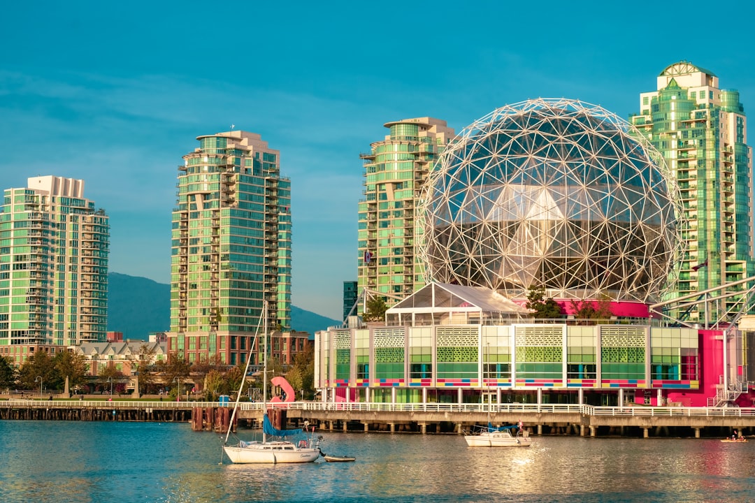 Analisis Pengaruh Experiential Marketing Dan Customer Satisfaction Terhadap Customer Loyalty Comedy Kopi Di Surabaya Image