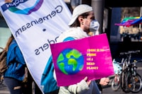 Semantic Suffix Tree Clustering untuk Peningkatan Hasil Document Retriever pada Sistem Tanya Jawab Bahasa Indonesia Image