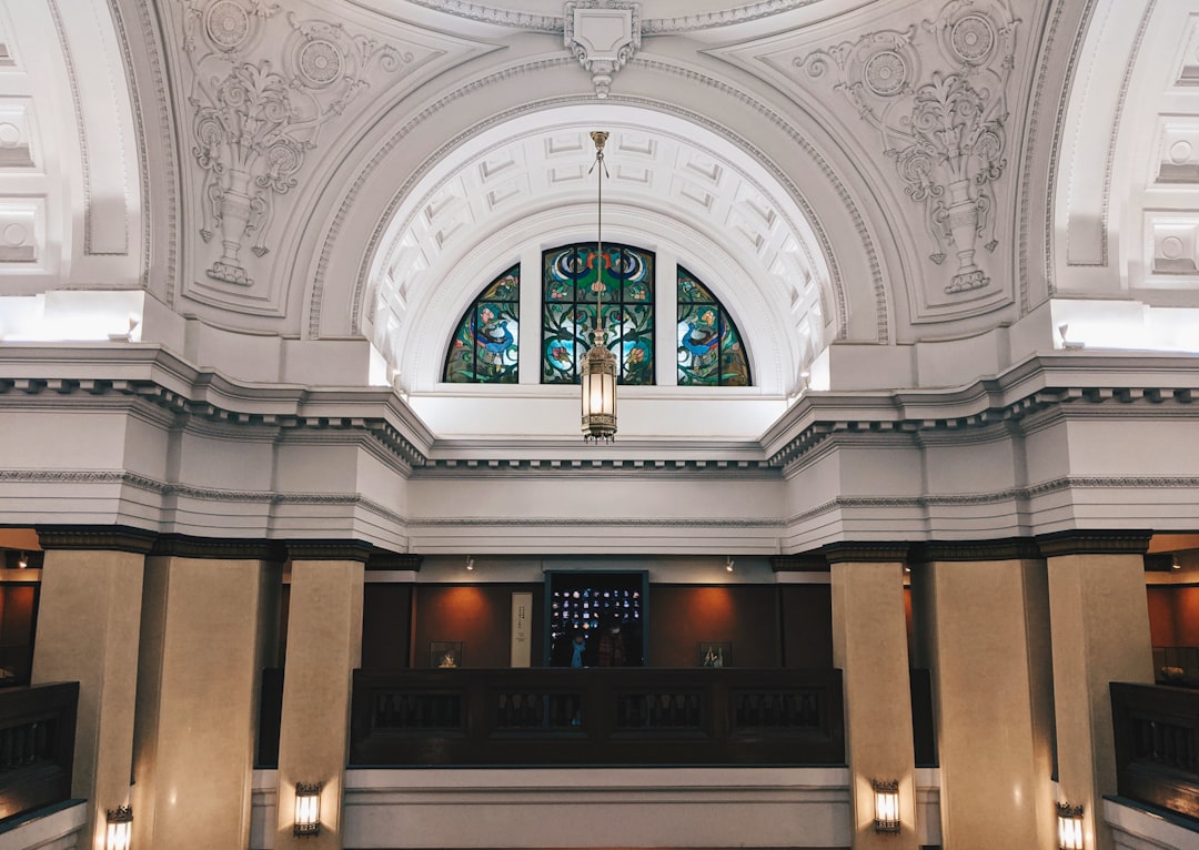 Perancangan Interior Pusat Seni Rupa Murni Di Surabaya Image