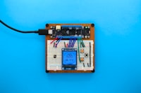 Penerapan Laptop\u002Dbased Robot sebagai Pramusaji Restoran Image